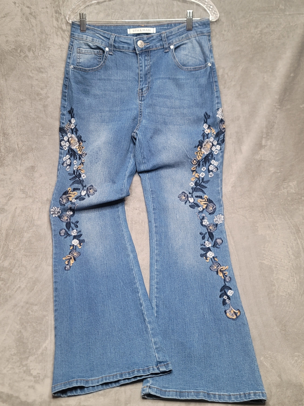 9th & Main Embroidered Light Blue Flare Jeans High Rise Size 14